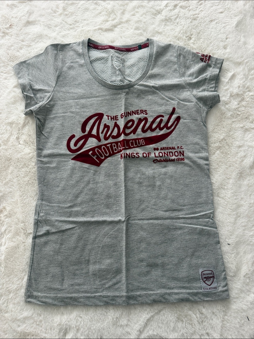 NWOT Arsenal Women's Grey Crewneck Tee - Maroon Velvet Logo Size Small